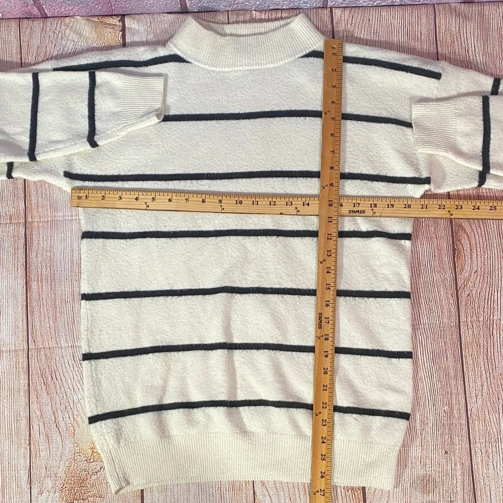 A New Day Striped Knit Sweater Women’s XS White Black